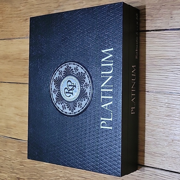 Rocky Patel Platinum Robusto Cigar Box - Picture 1 of 6